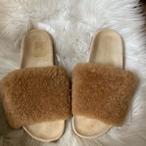 Jenny kayne Cozy Tan Fuzzy Slide Sandals size 40